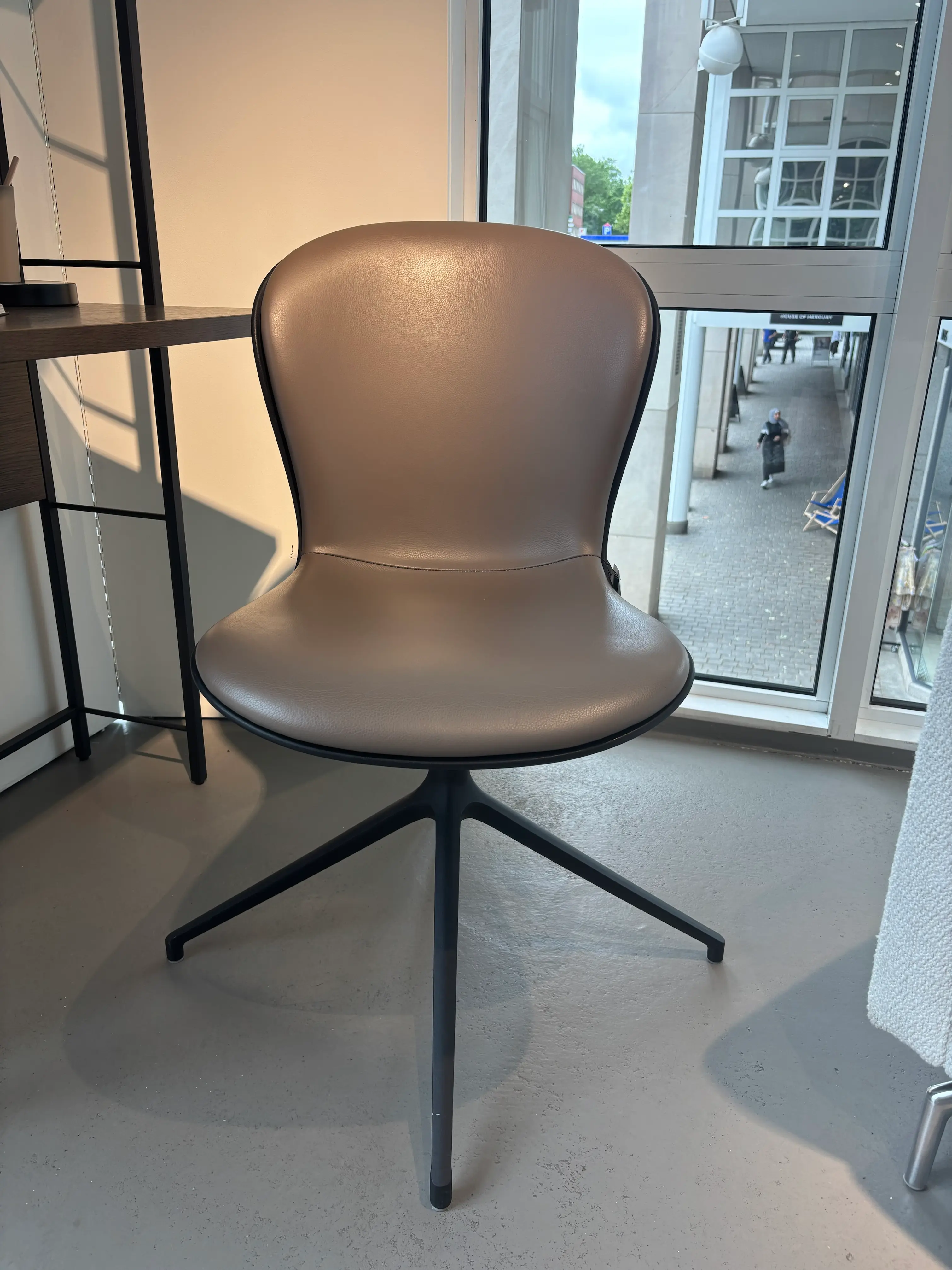 Dining chairs Adelaide Stuhl mit Drehfunktion ( 250€ Ersparnis)