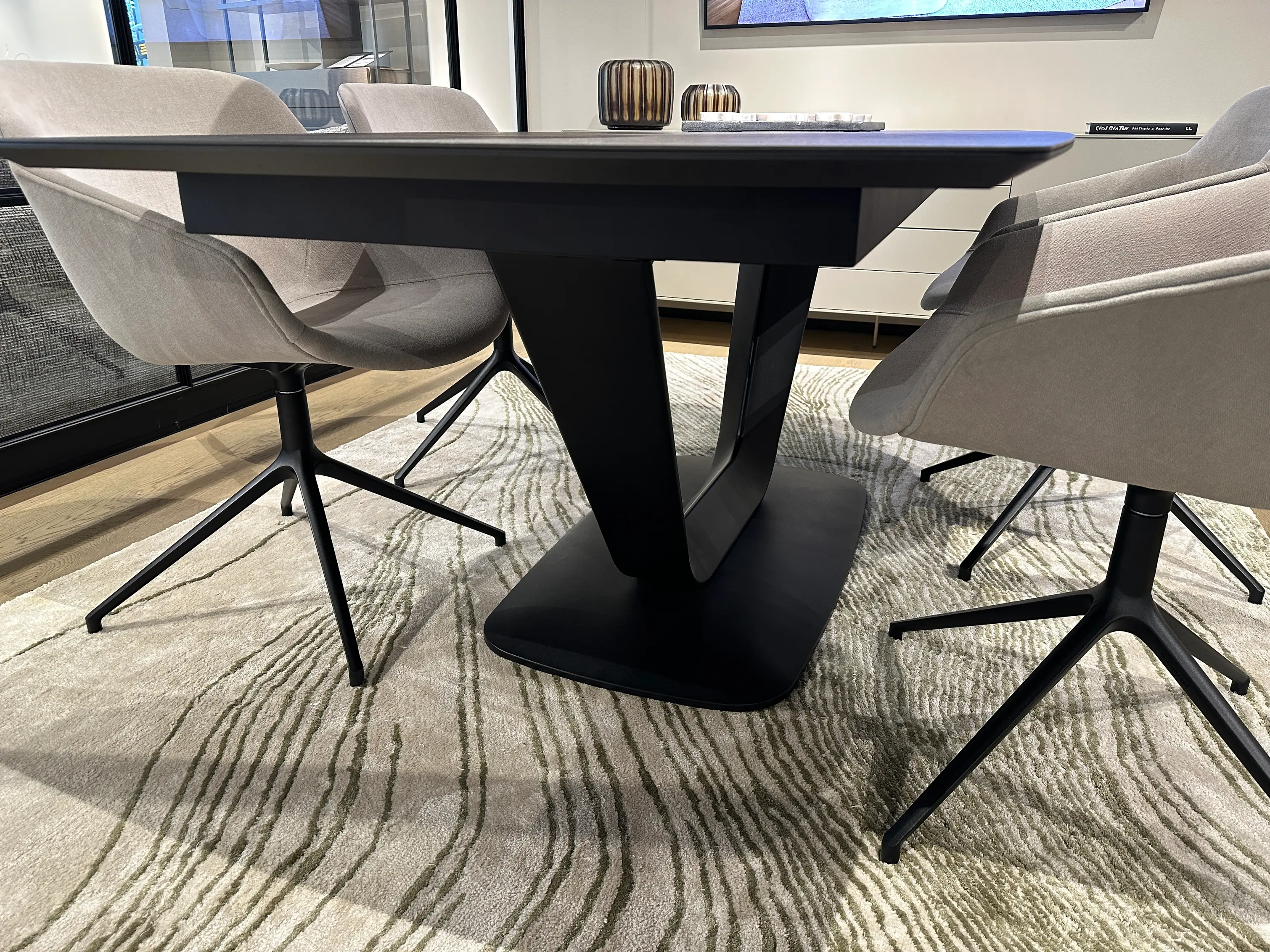 Dining tables Essbereich SET - Ausziehbarer Keramik Alicante Esstisch und 4x Vienna Stühle (30% Preisvorteil)