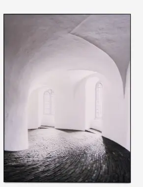Cuadro round tower