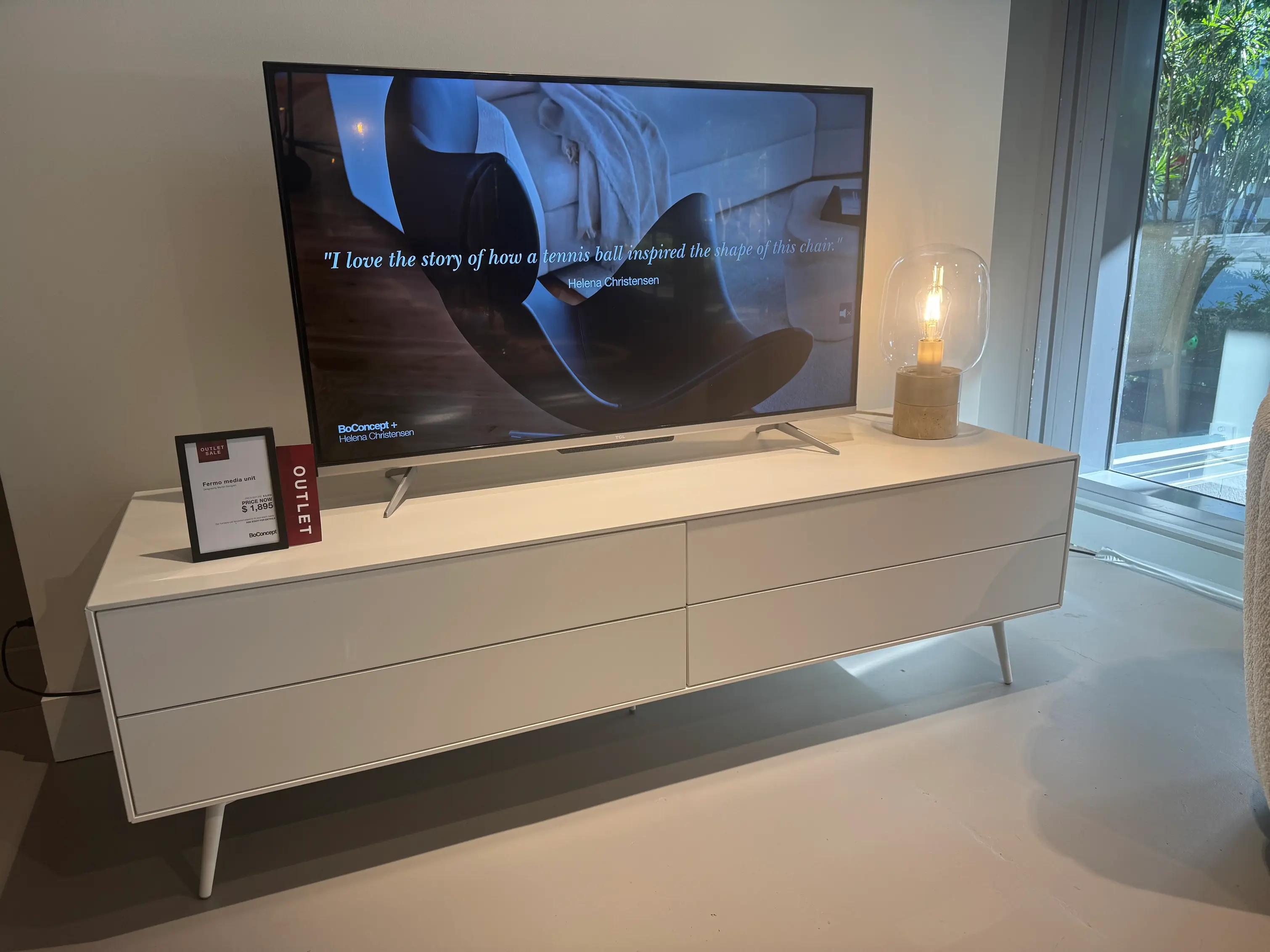 Fermo media unit, matt white lacquered