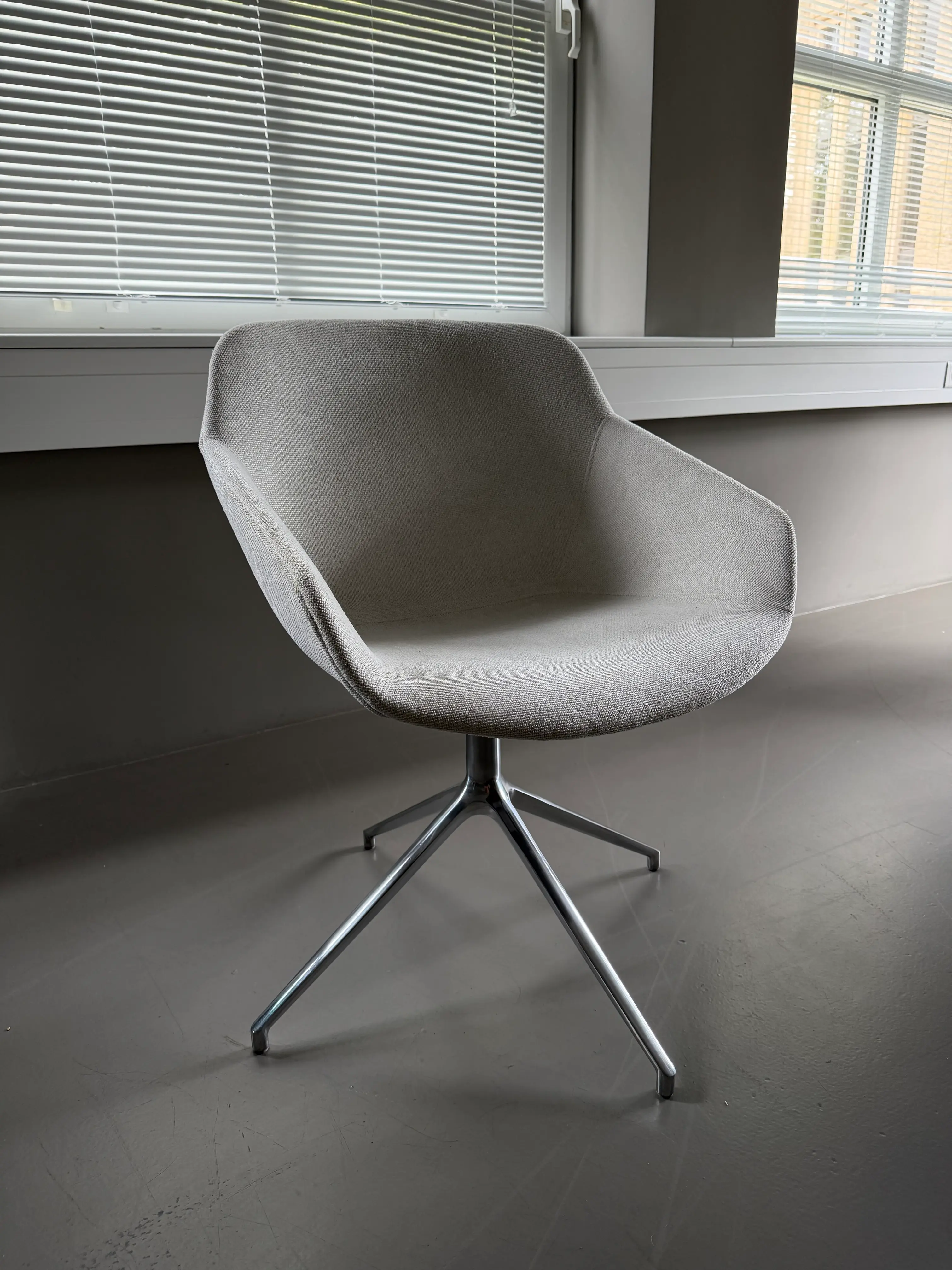 Dining chairs Vienna Esszimmerstuhl mit Drehfunktion ( 318€ Ersparnis)