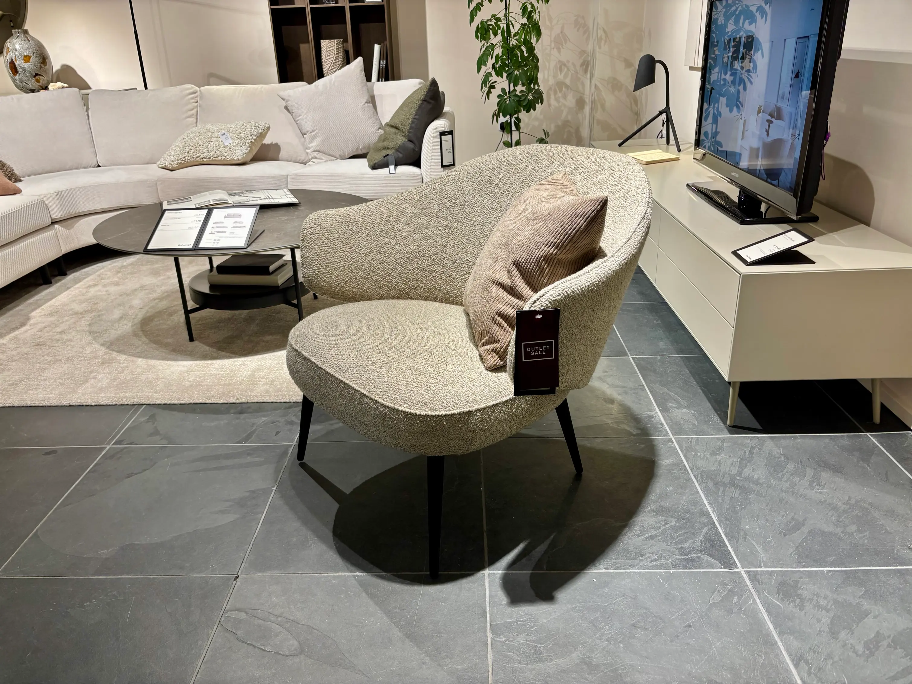 CHARLOTTE ARMCHAIR - Beige Lazio fabric / Espresso oak