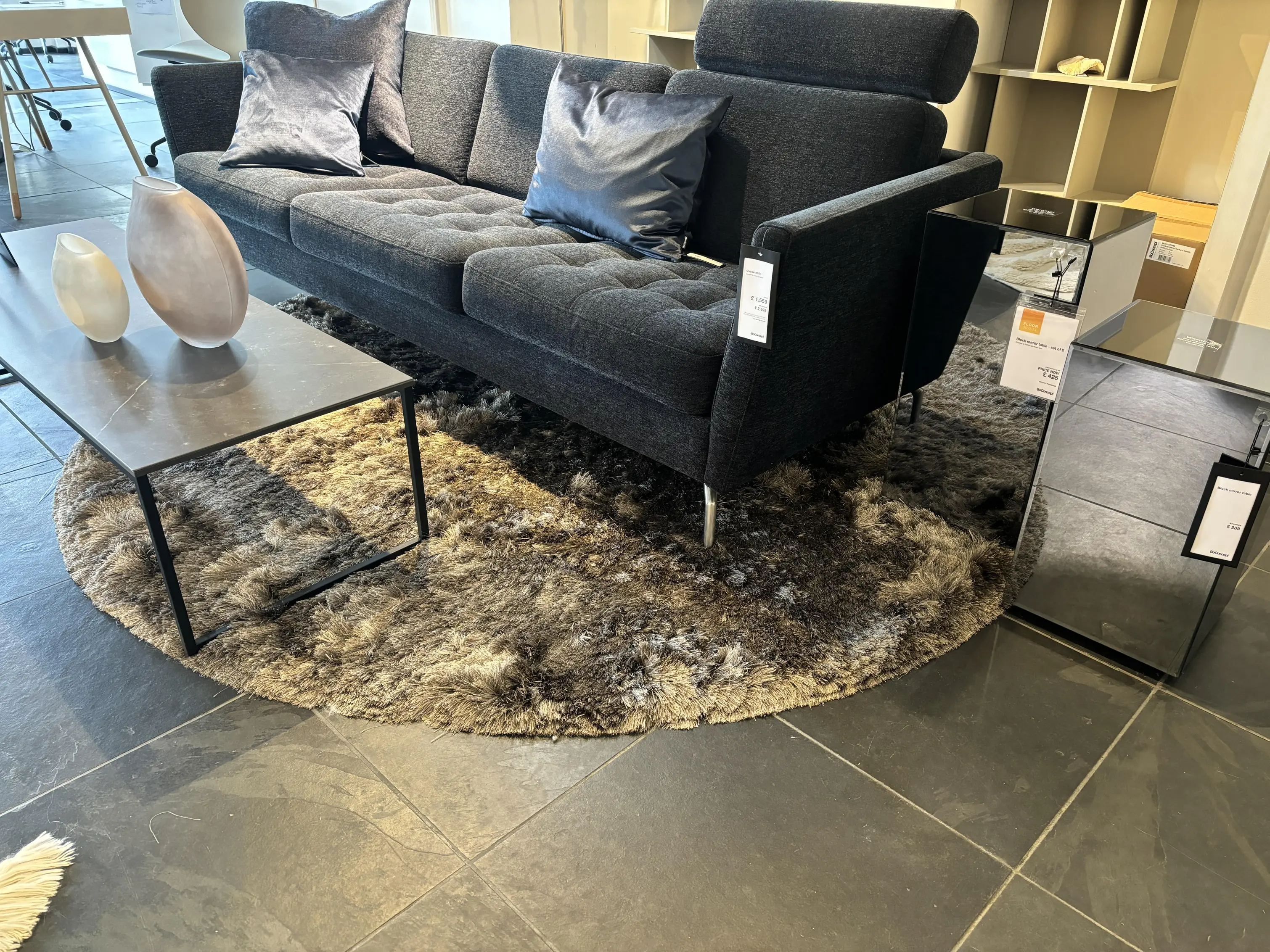 LURE RUG - grey round
