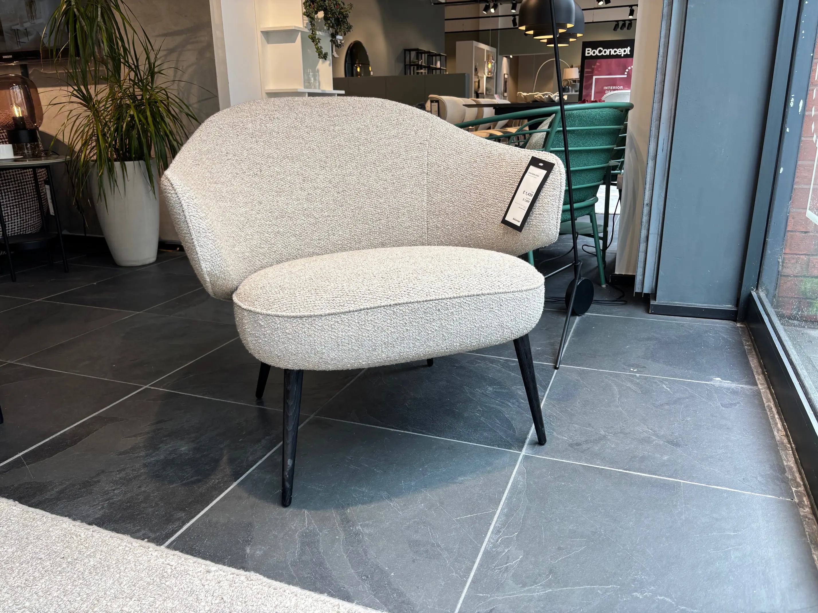 Charlotte chair - Beige Lazio fabric