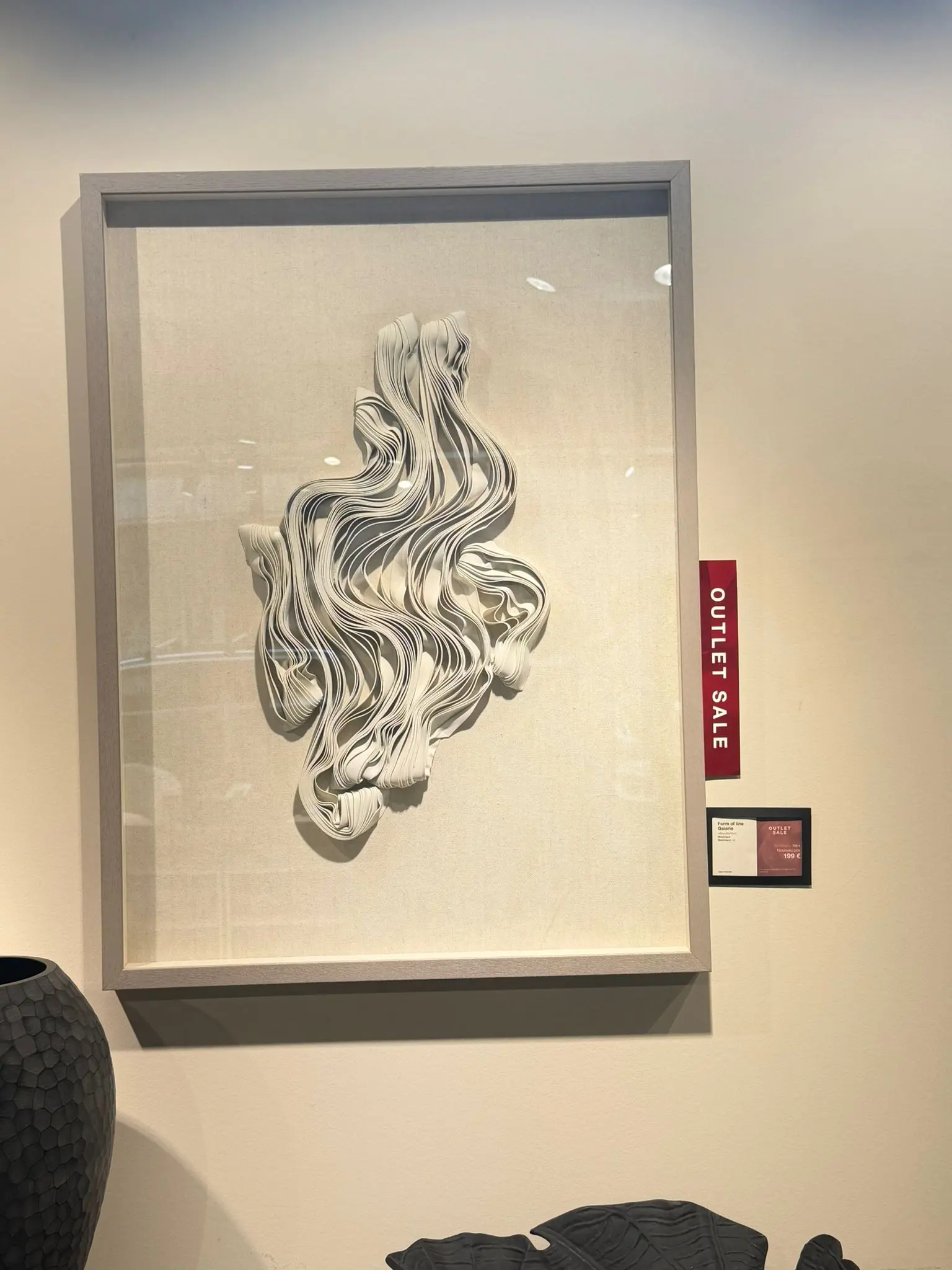 Accessories Schilderij ‘Form of line’, te zien in de showroom in Brussel