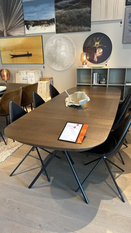 Ottawa dining table