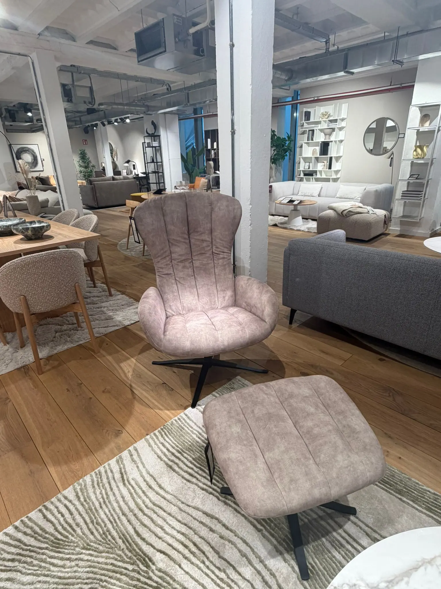 Armchairs Tilburg-fauteuil + voetensteun BESCHIKBAAR VANAF 20 AUGUSTUS