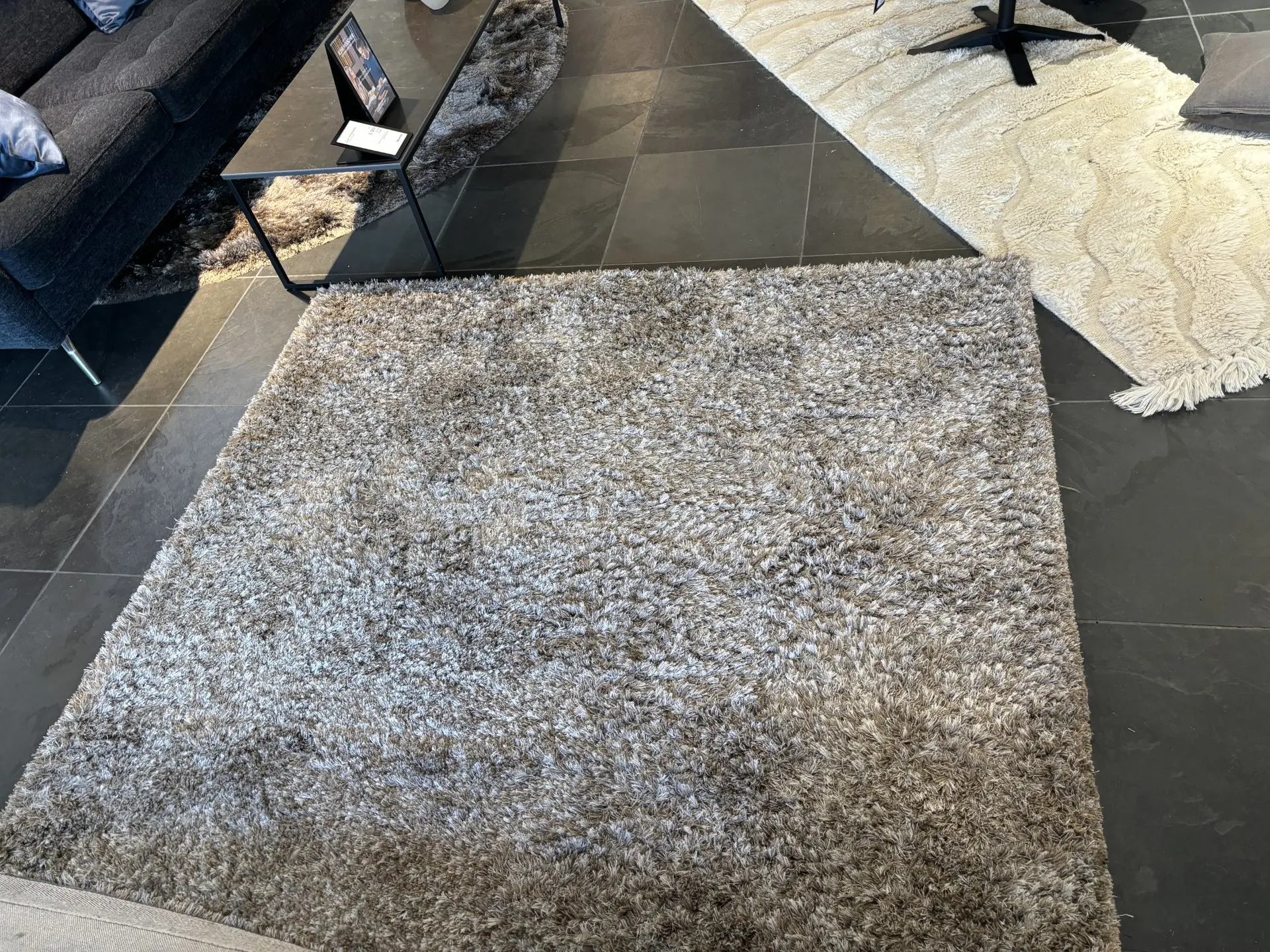MOVEMENT RUG - stone grey