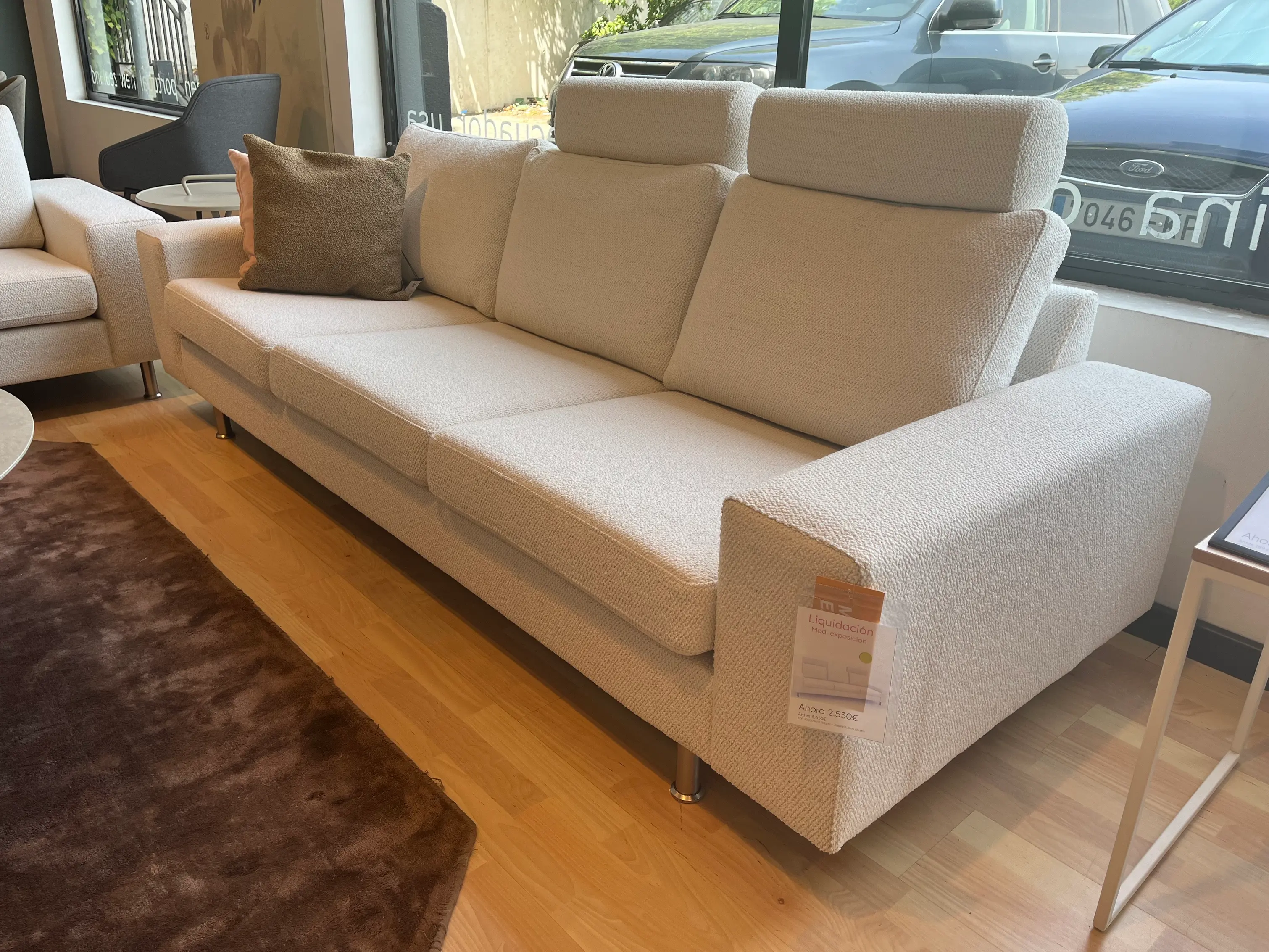 Indivi Sofa de 3 puestos con reposacabezas