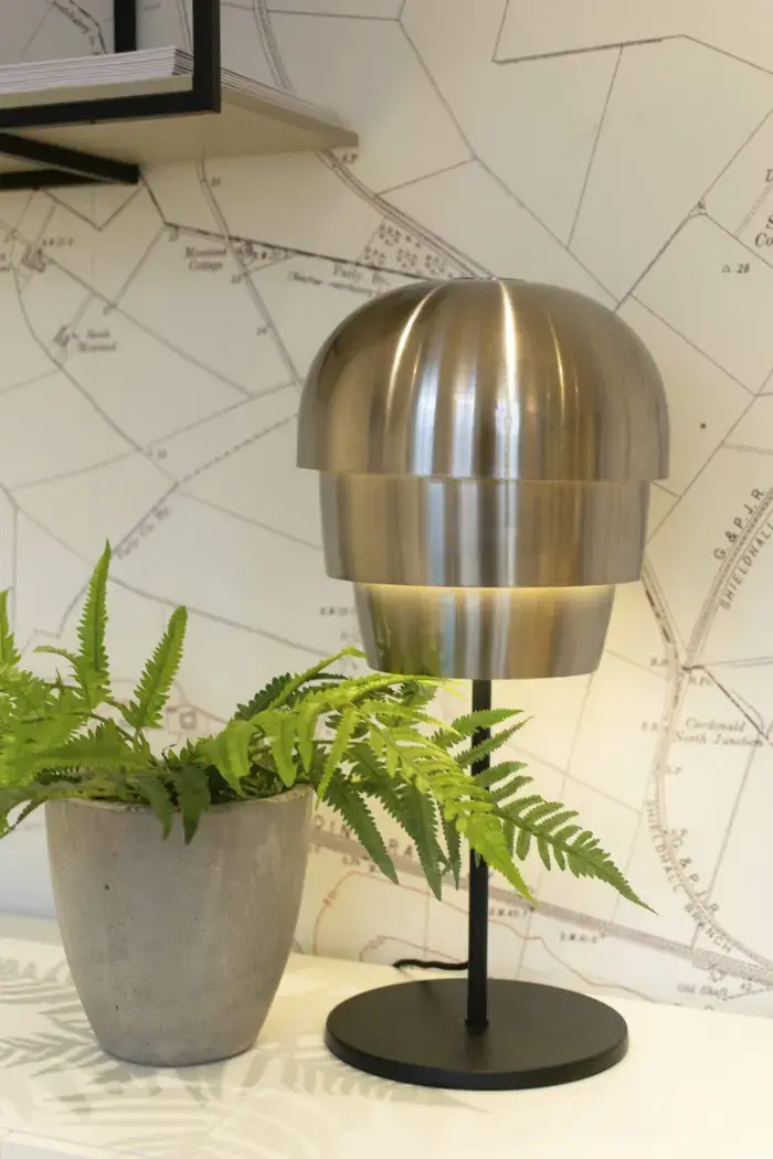 Lamps Pine cone table lamp