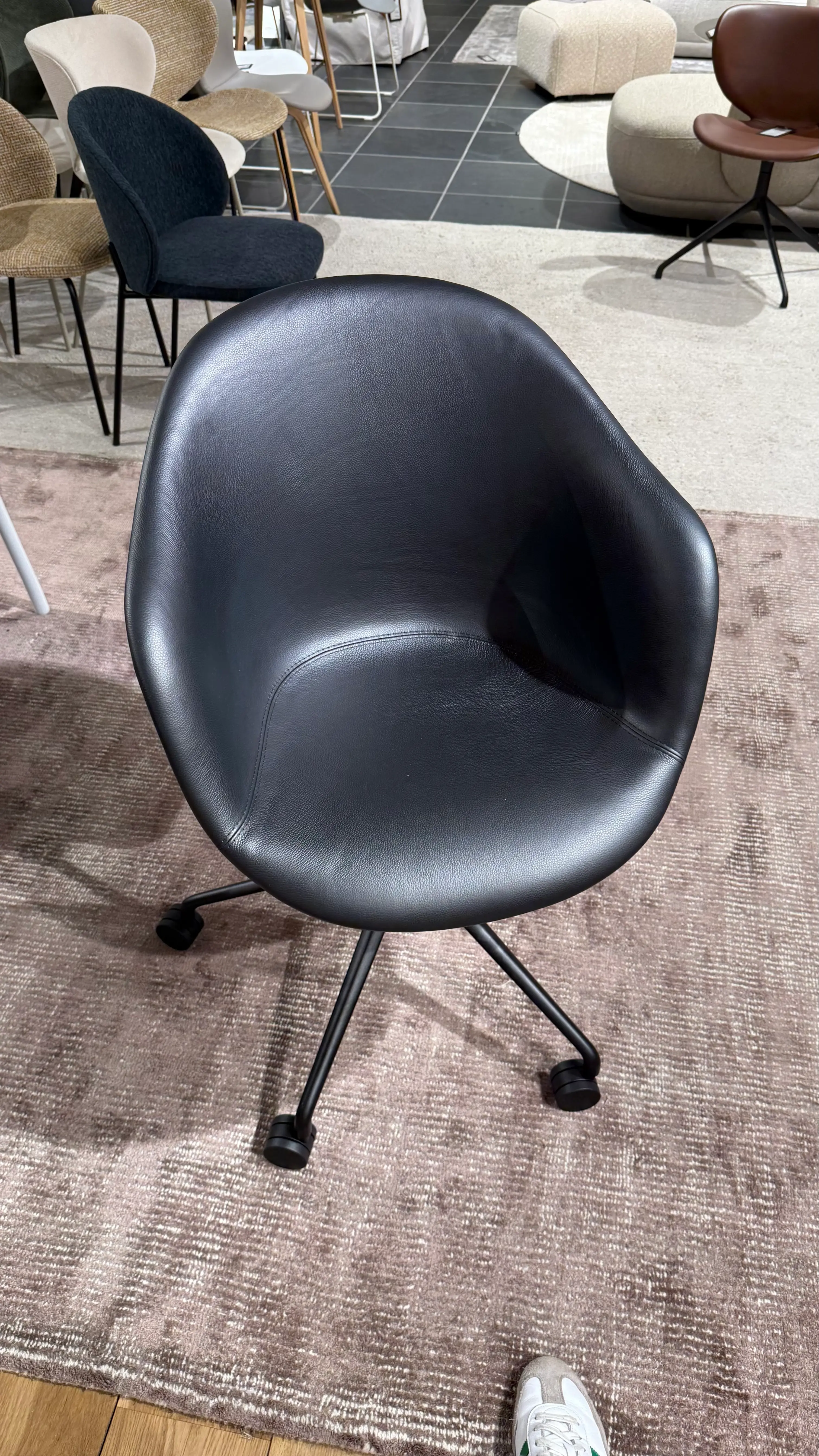 Office chairs Adelaide bureaustoel Zwart leer -30%