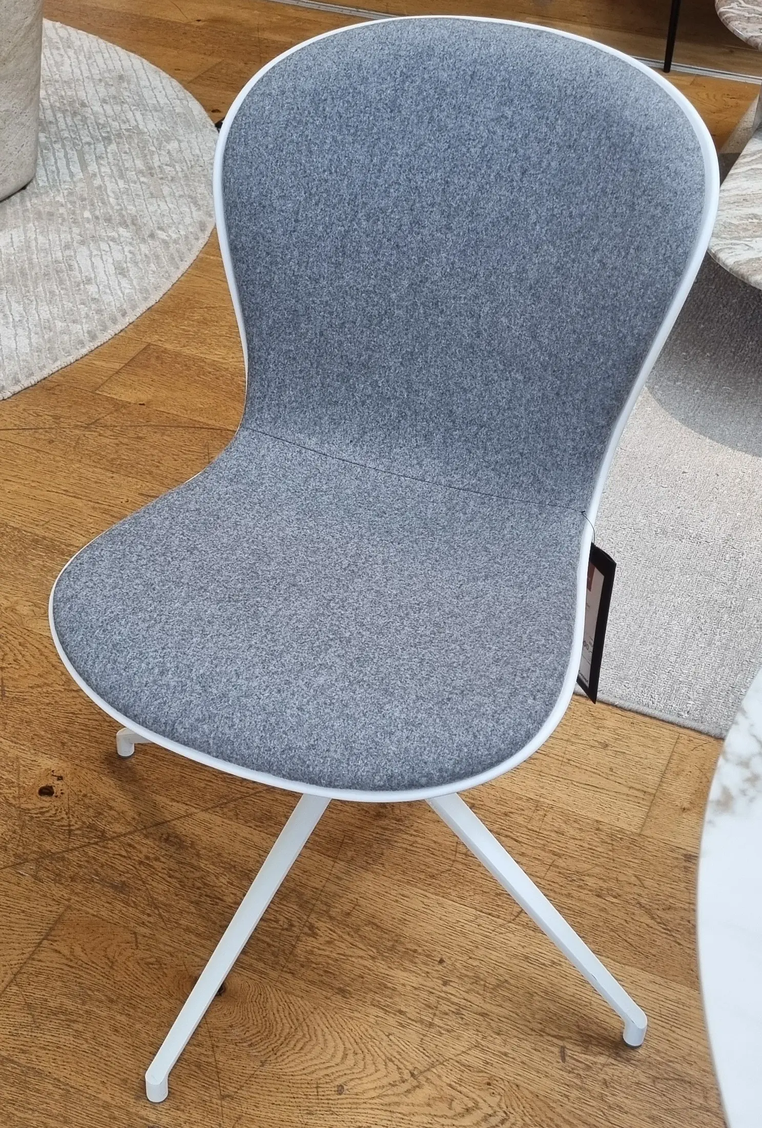Dining chairs Adelaide spisebordsstol med drejefunktion
